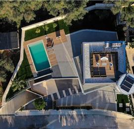6 bedroom villa with pool and roof terrace, Sveti Stefan, sleeps 12
